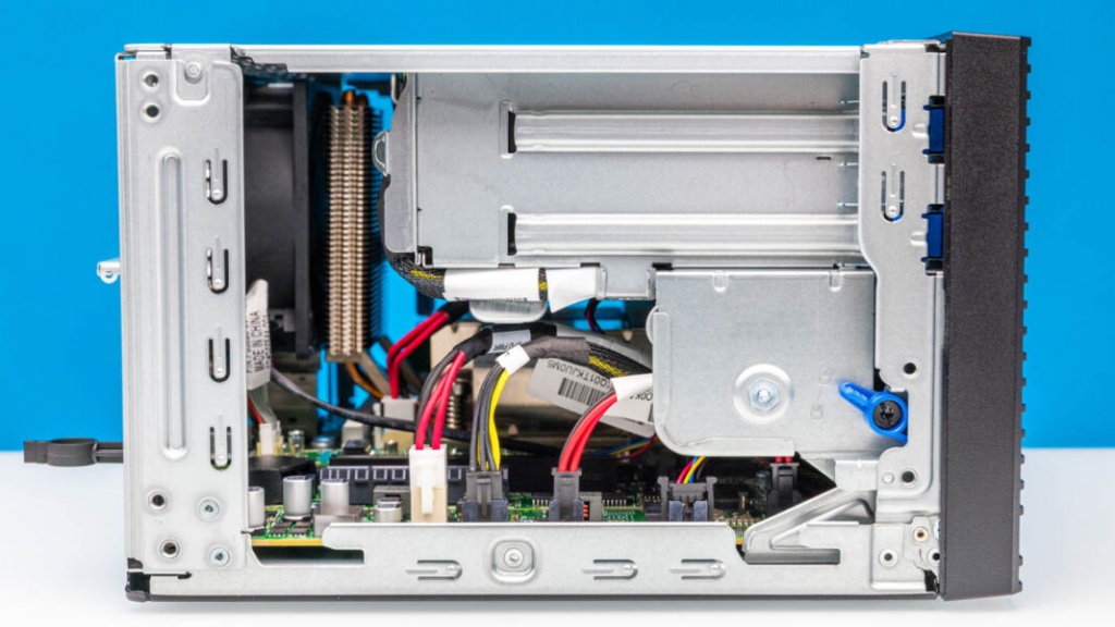 HPE-ProLiant-MicroServer-Gen11-Inside-5.jpg